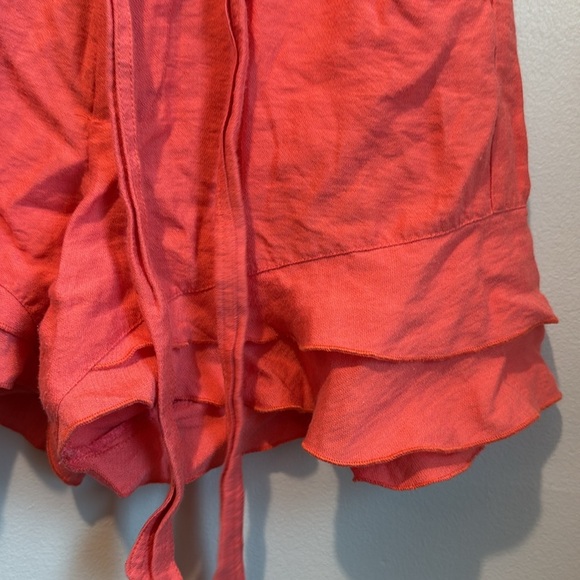 CeCe 2 shorts with tie ruffles - Picture 5 of 9